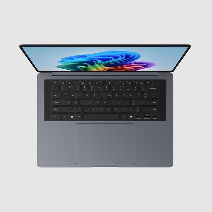 SAMSUNG GALAXY BOOK6 ULTRA 16 ULTRA 7 356H 32GB RAM 1TB SSD NVIDIA RTX 5060 8GB 16" AMOLED TOUCH