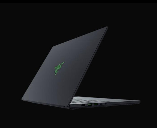 RAZER BLADE 16 2026 ULTRA 9 386H 32GB RAM 2TB SSD RTX 5090 24GB VRAM 16" OLED WQXGA 240HZ